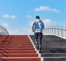 拆解抵押车定位追踪的法律风险与道德考量