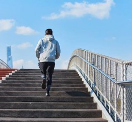  标题，全方位保护，深度解析抵押车防盗定位技术